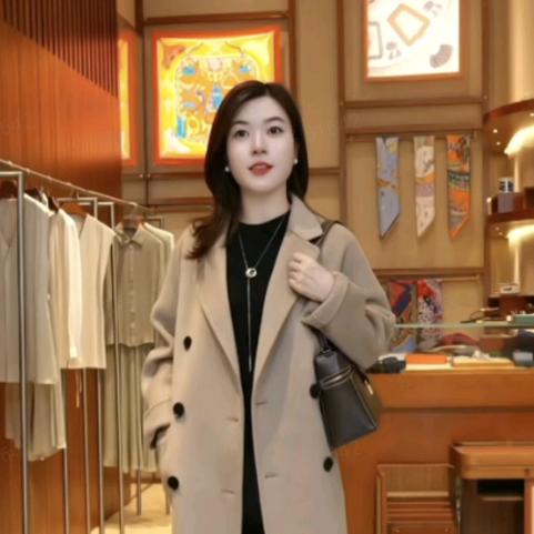 H姐曼辰（轻奢穿搭）