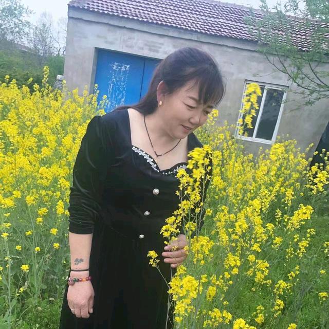 带刺得玫瑰莫碰:，