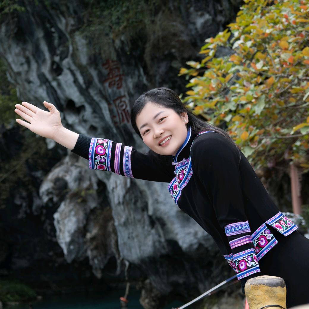 广西凤山信达房地产