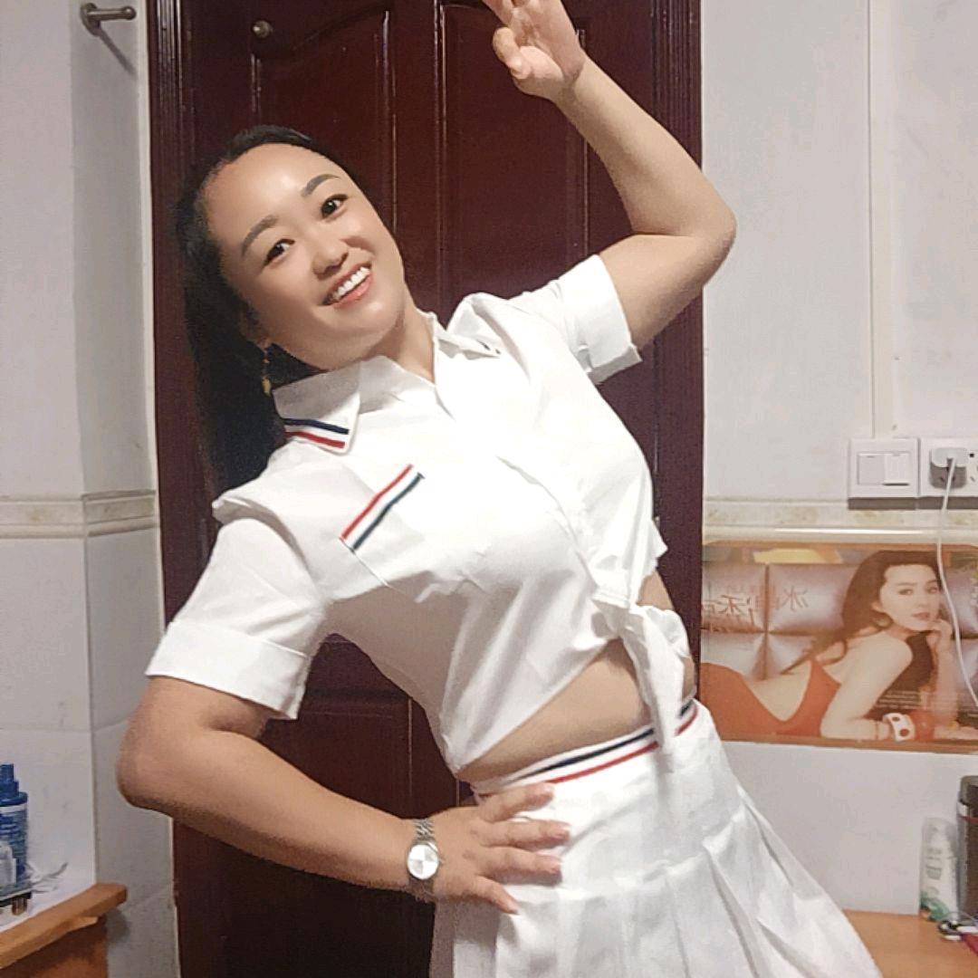 庙坝麻柳乐队王大妹，本团招闺蜜一起跳舞