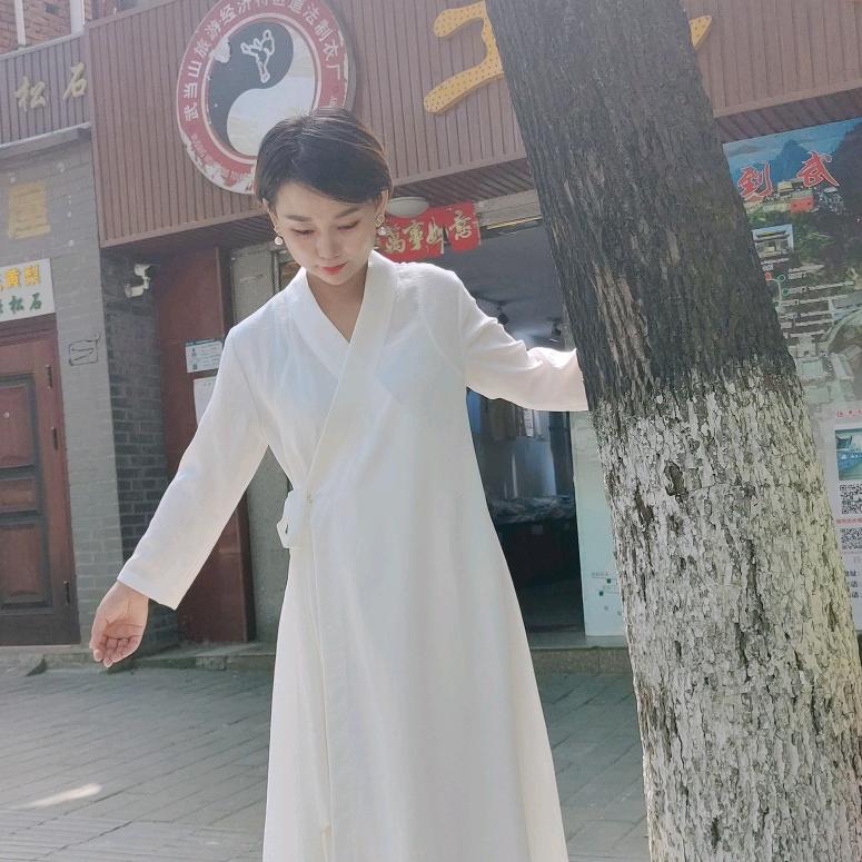 武当山道法制衣厂胡玲