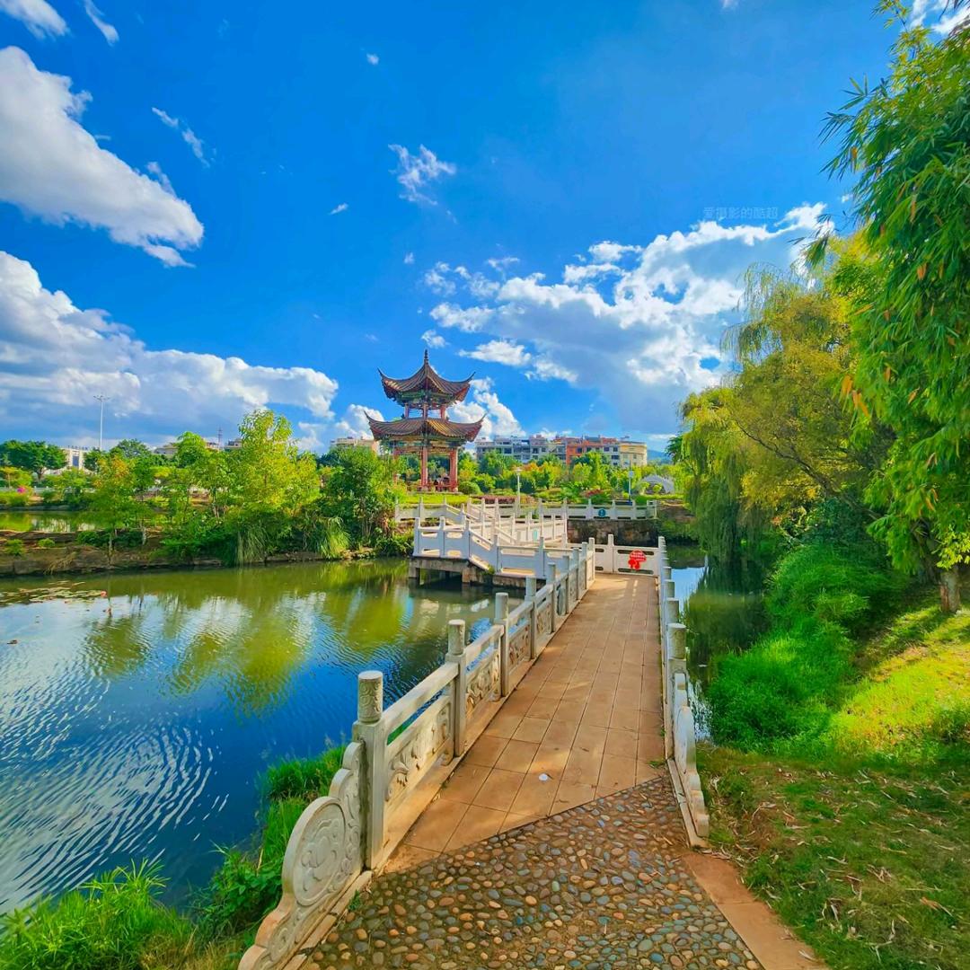 海口美兰嶂傅百货店