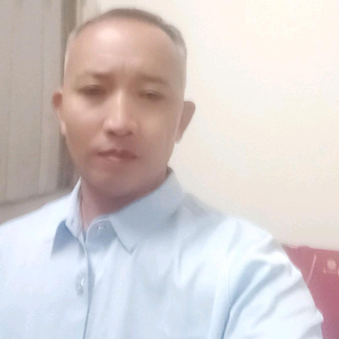 ，快乐伍哥：。