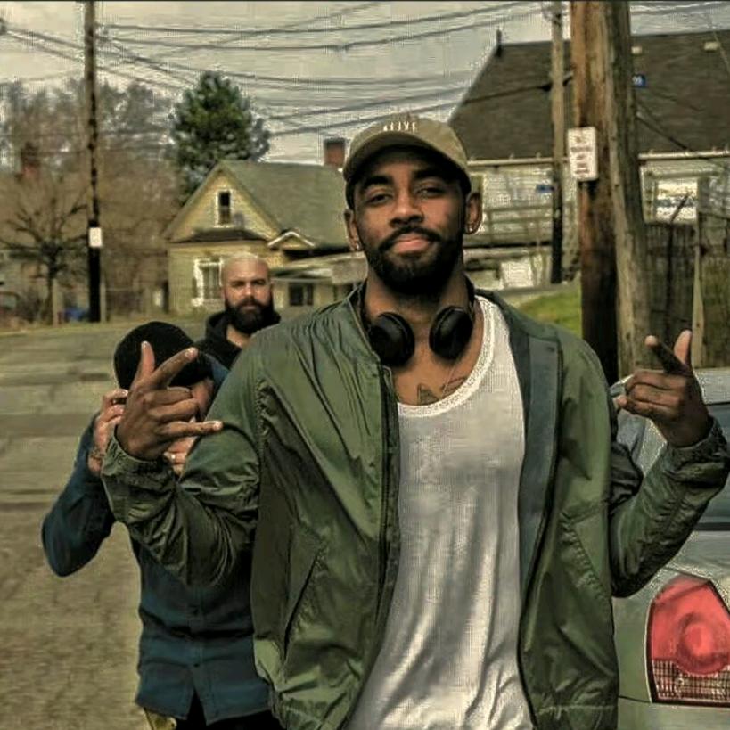 🤞🏾⊙_⊙🐾