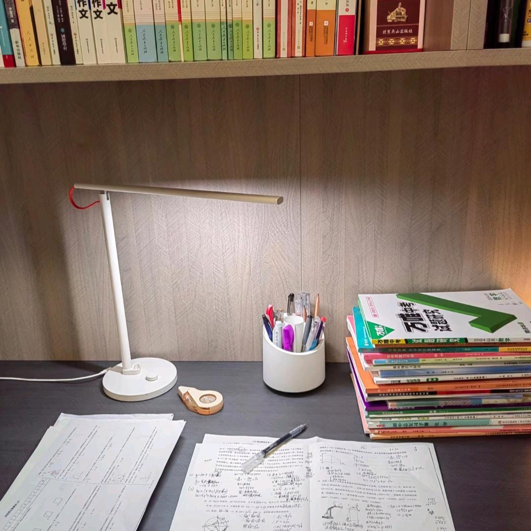 知知同学