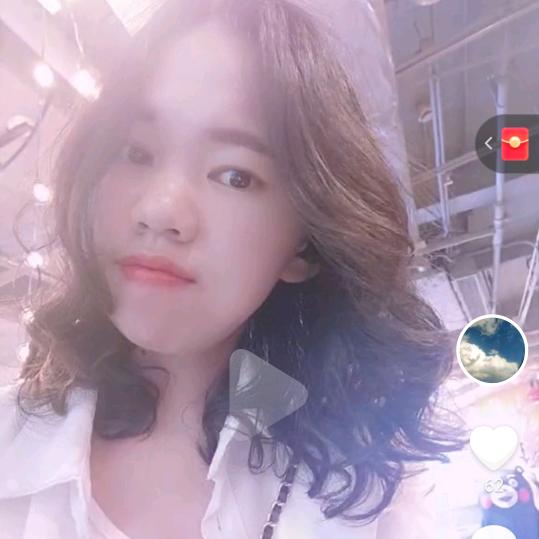 挥着断臂的翅膀