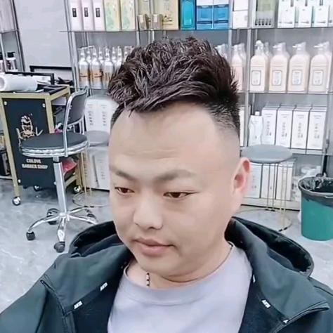 台前亿田服务小哥
