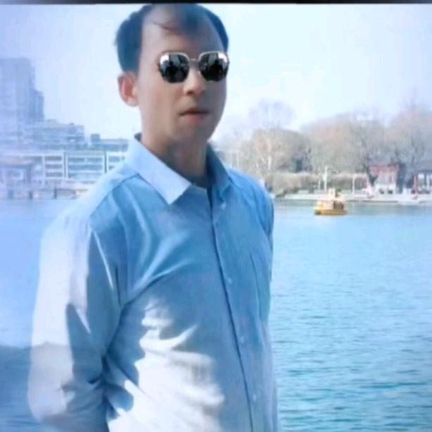 何总