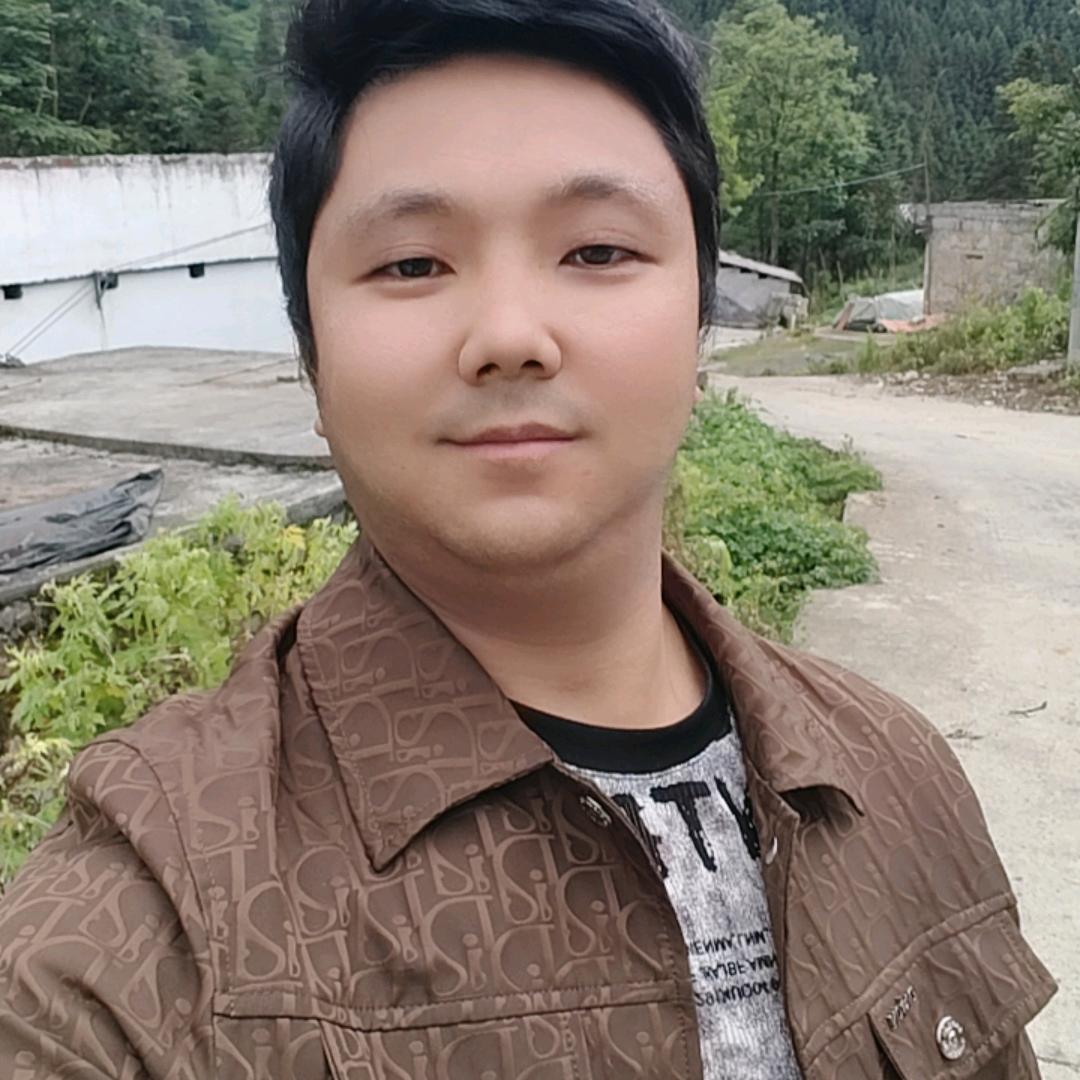 灯光下的影子
