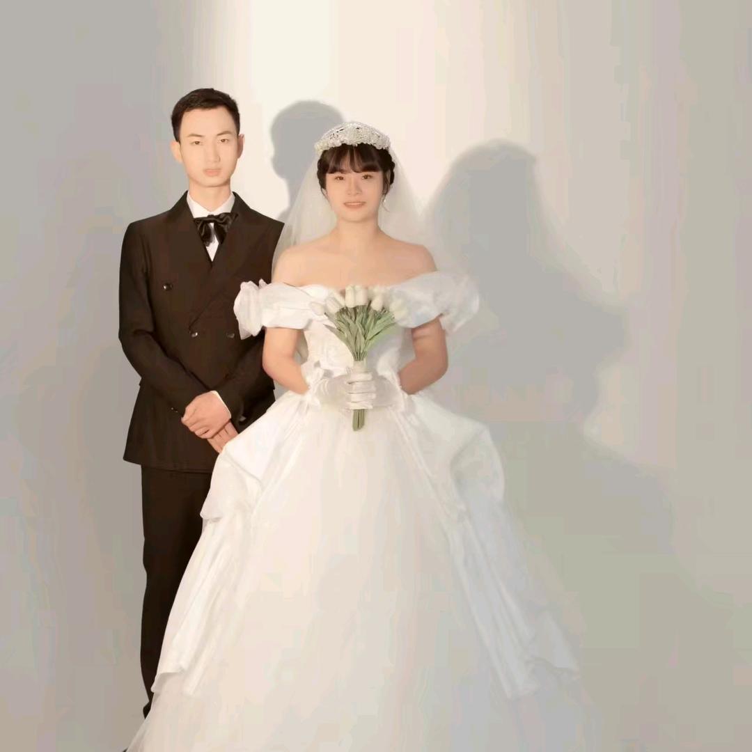 女王范儿(ง •̀_•́)ง