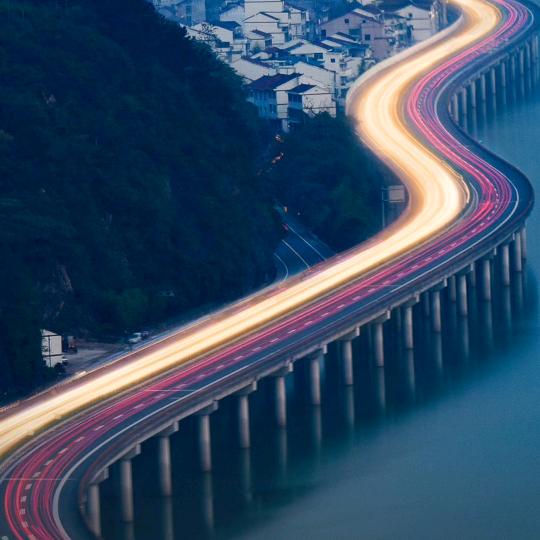 梦里寻他千百度。