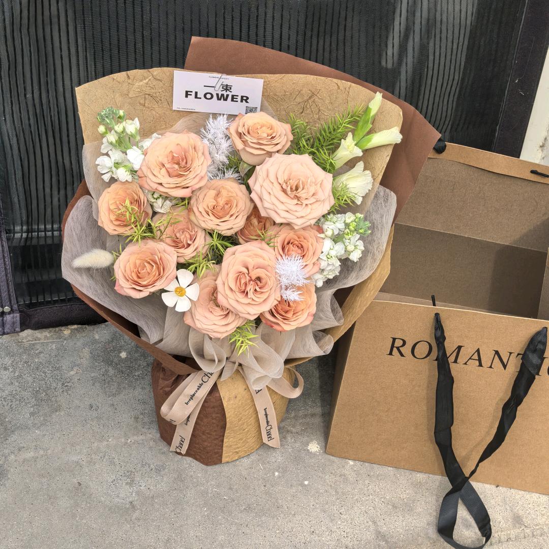 漫山花野 .Mountain