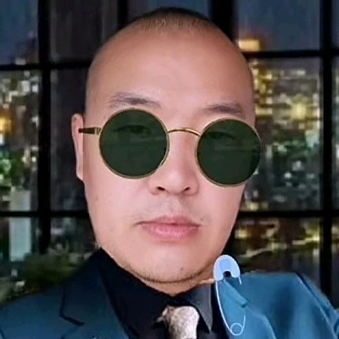 噪音丑书制作师一泼云