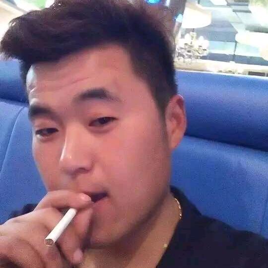 <・)))><<，厶，忄