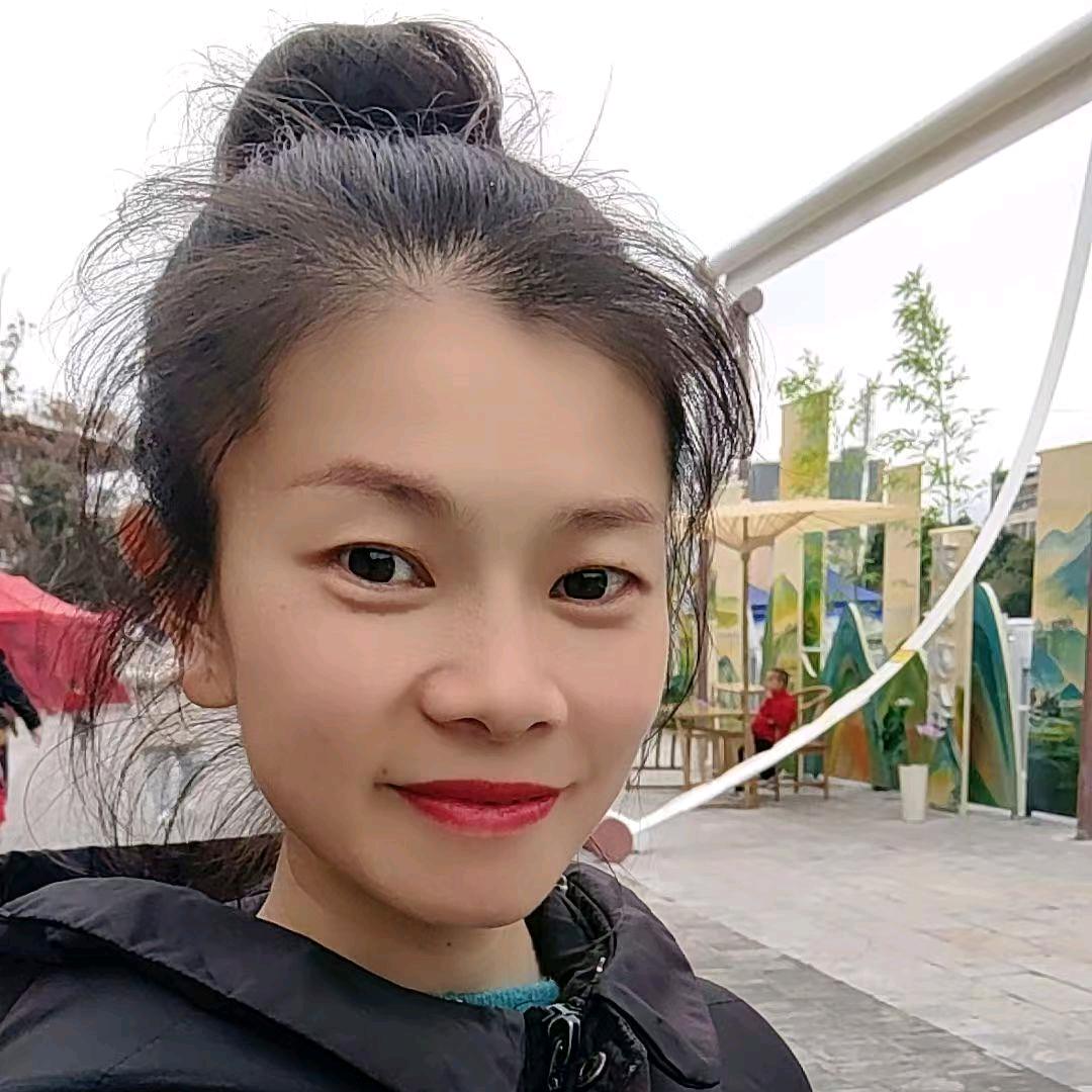 秀秀（上户早教育婴师）