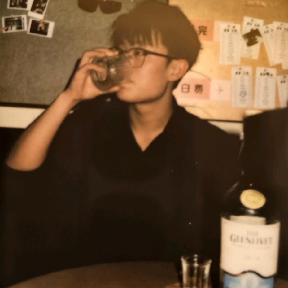 刘闻钦.
