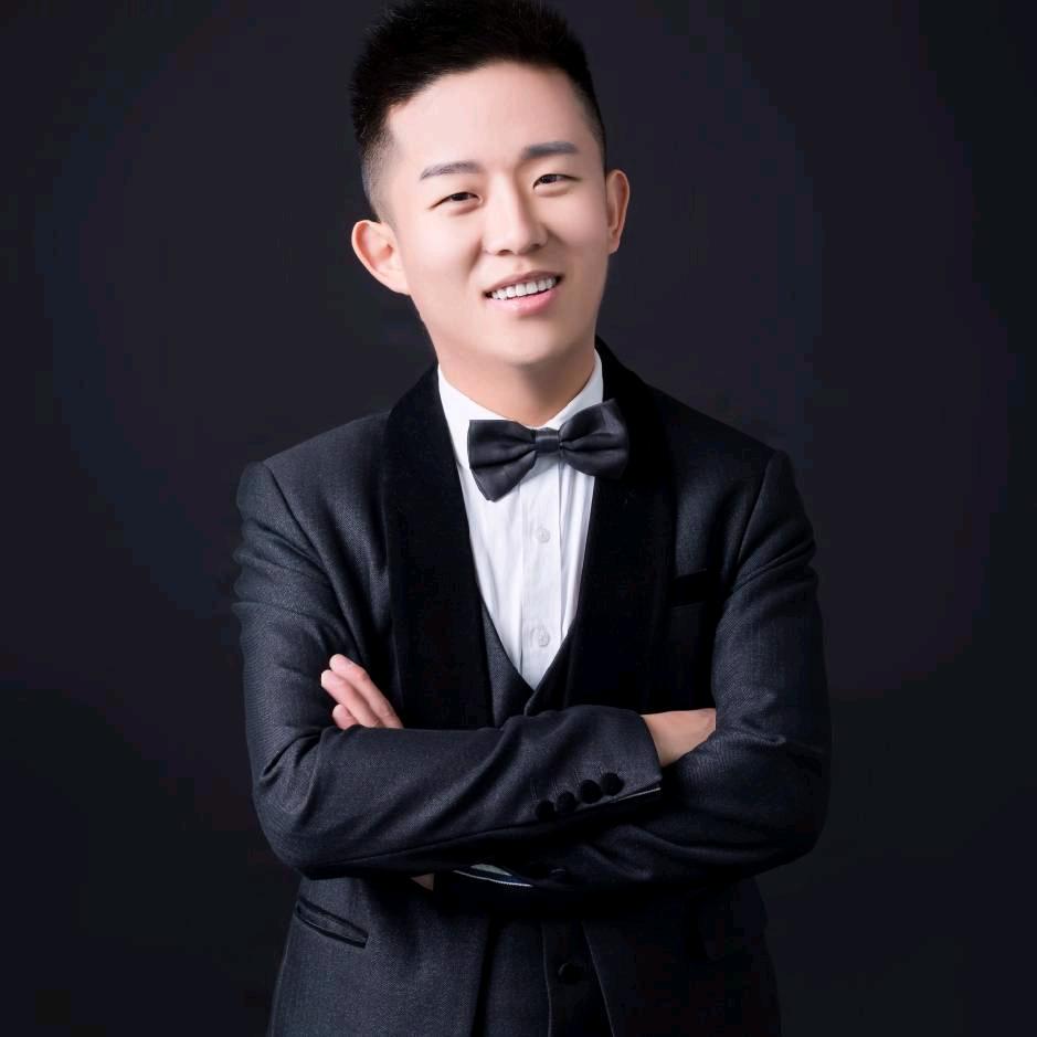 卖新能源汽车的小哥哥