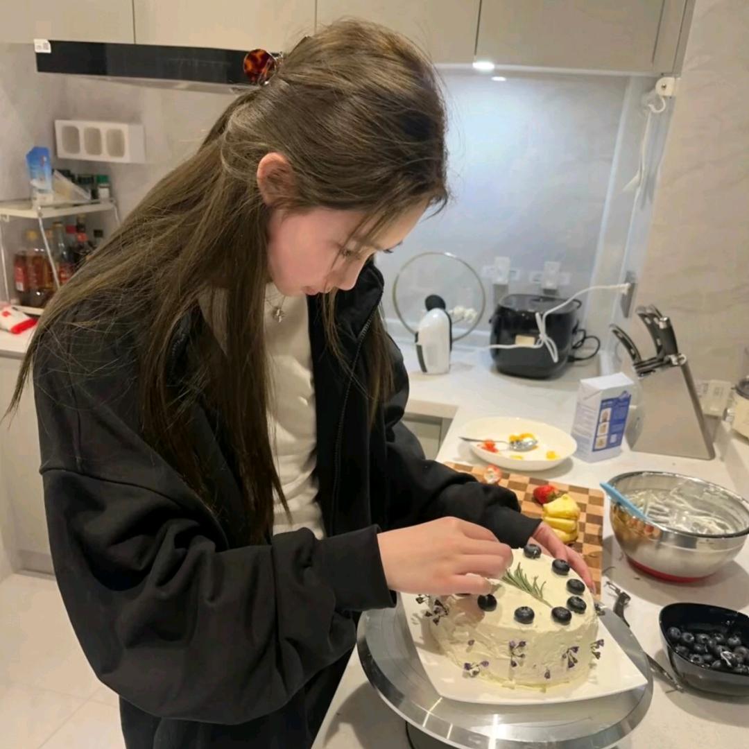 ˇ