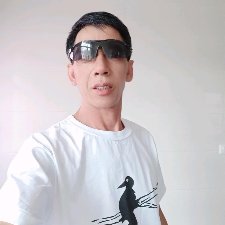 行走红尘
