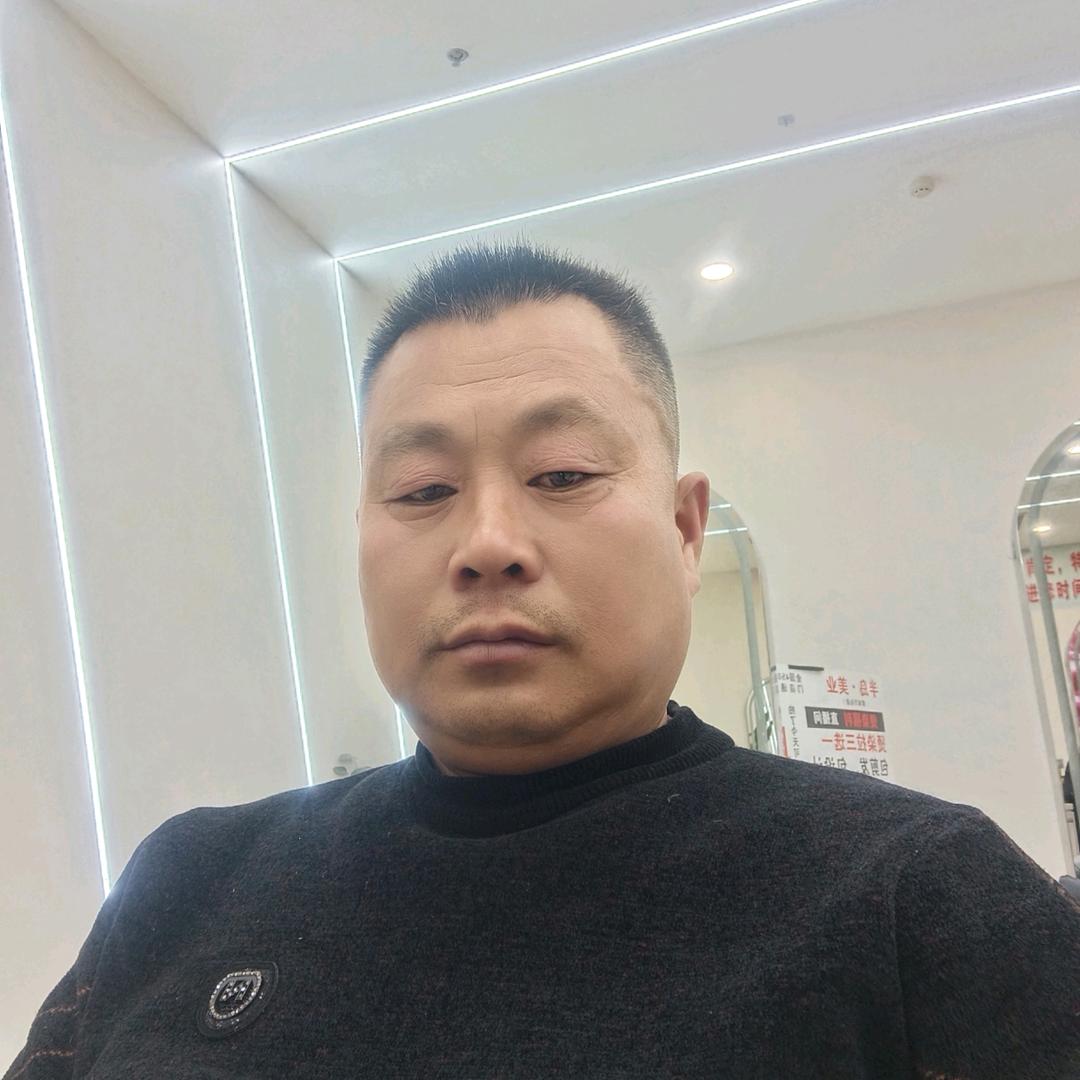 桂光村养牛人