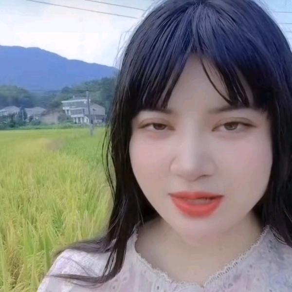 向彩霞 在长沙卖农村有机农产品