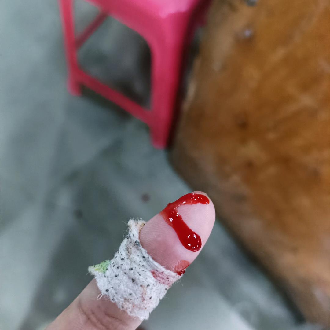 孤独的玫瑰🌹
