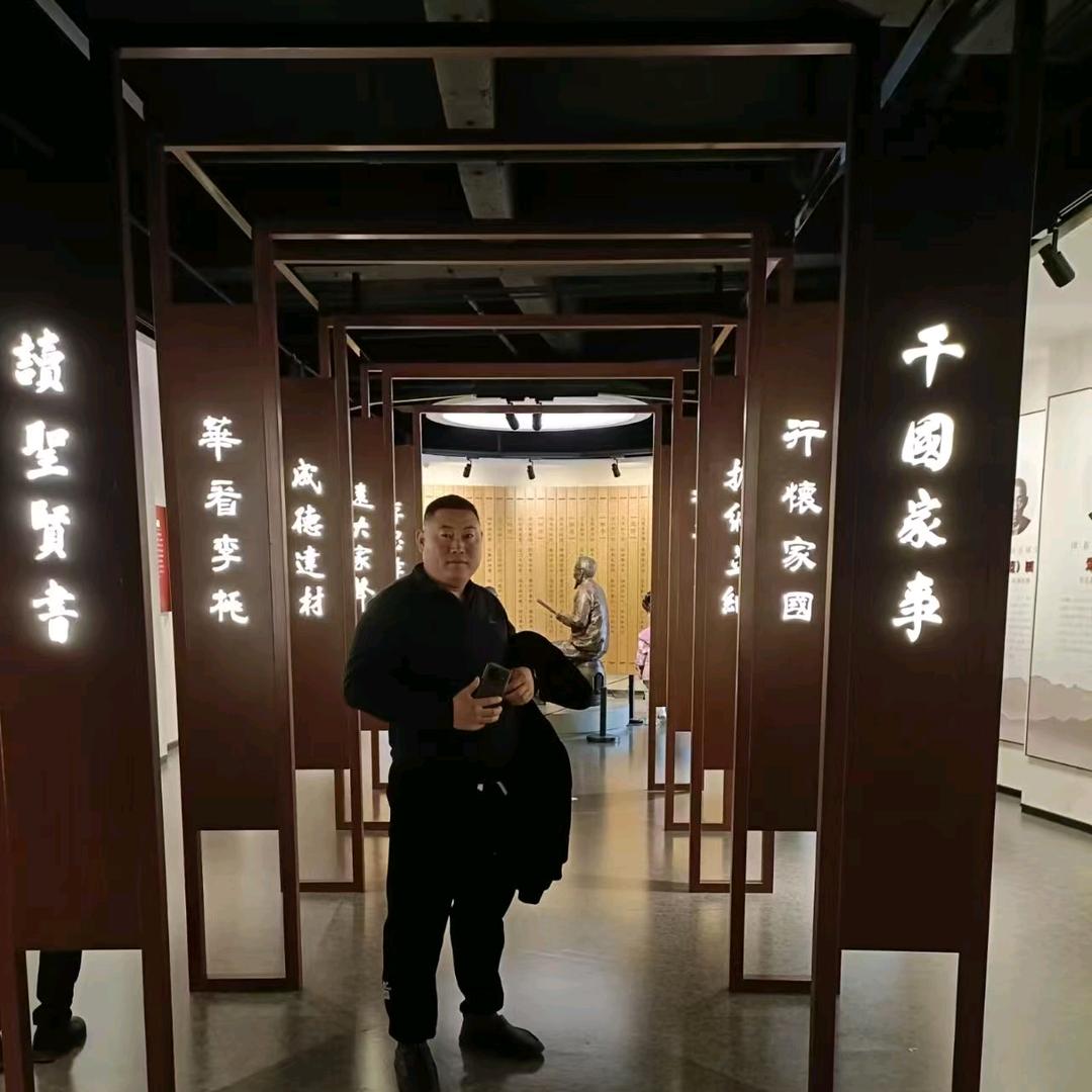 韦集洪波+农夫课堂肥肥