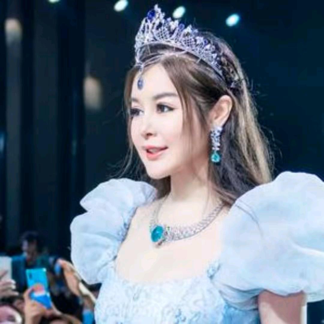 虞美人专注面雕