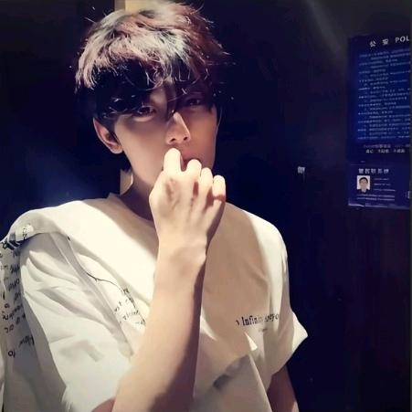 小u