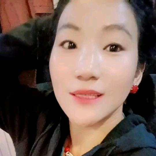 西藏姑娘。