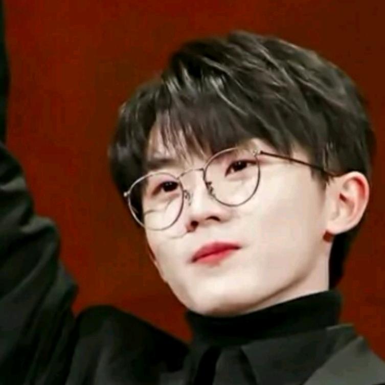 小杨总长得好看