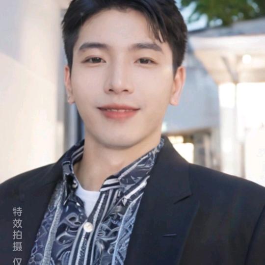 用户9262955710434绿叶