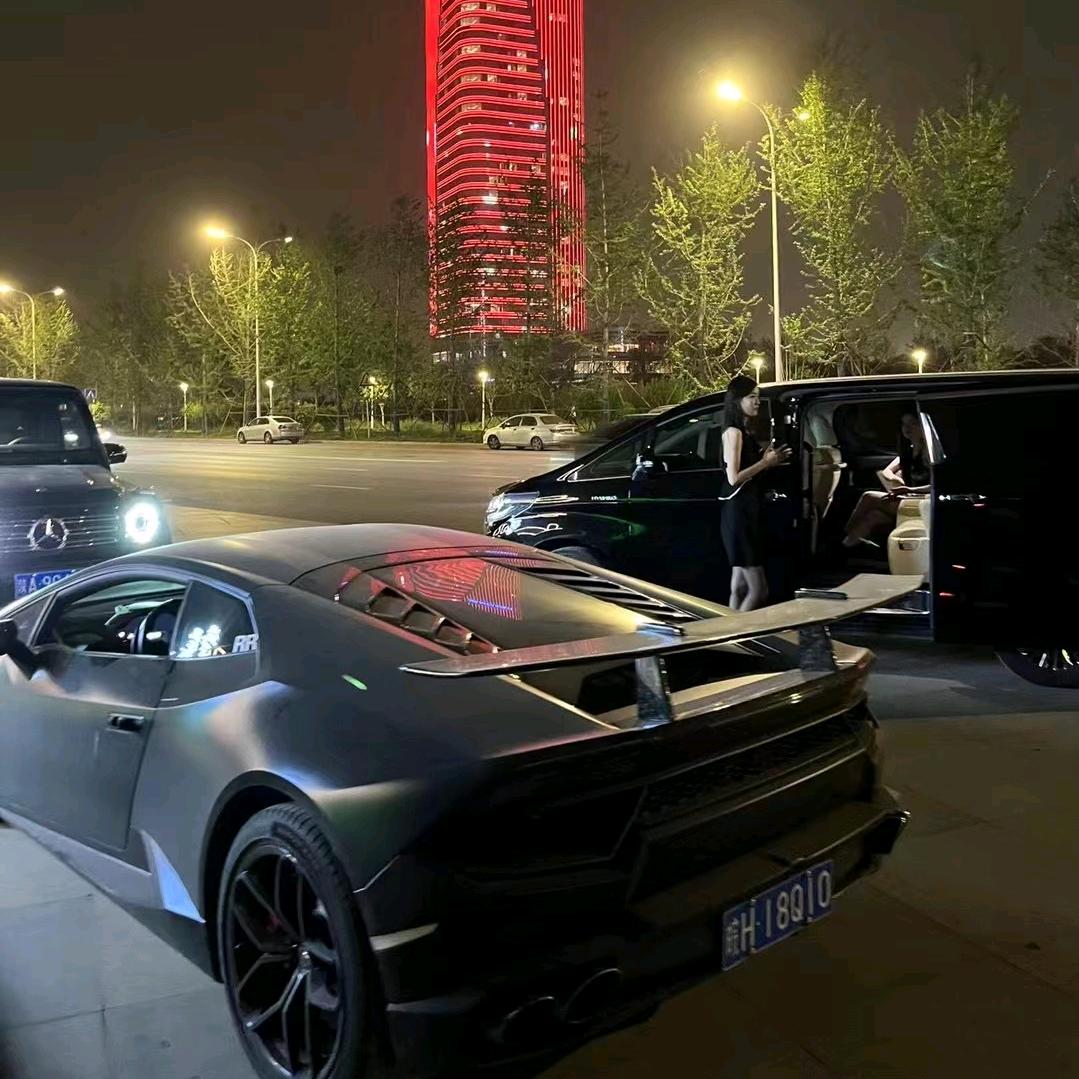 小阿洁二手车