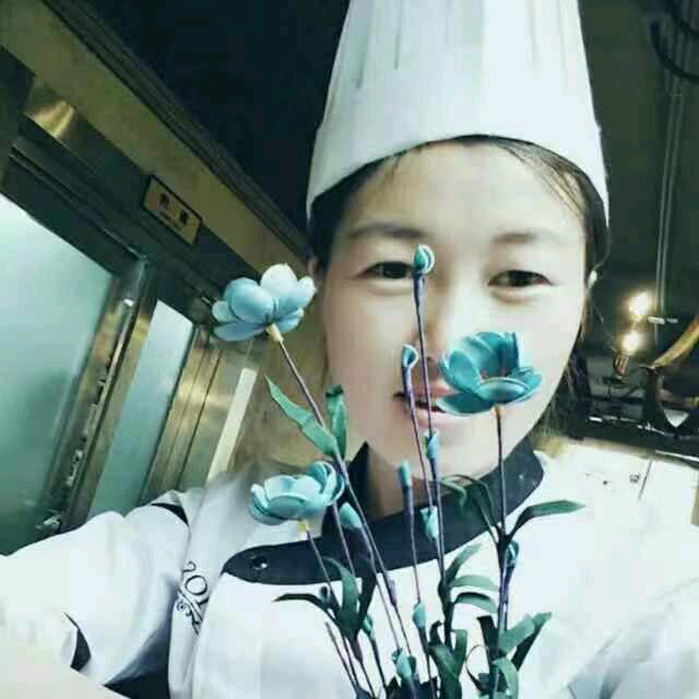 自称蛋糕女神