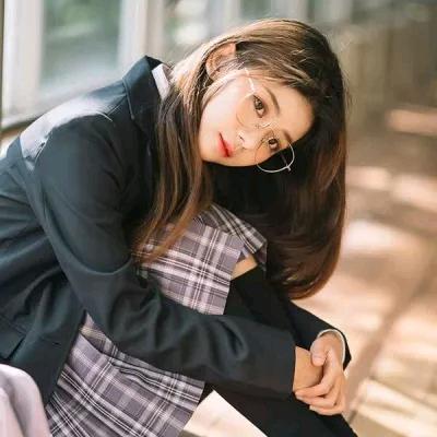 婧