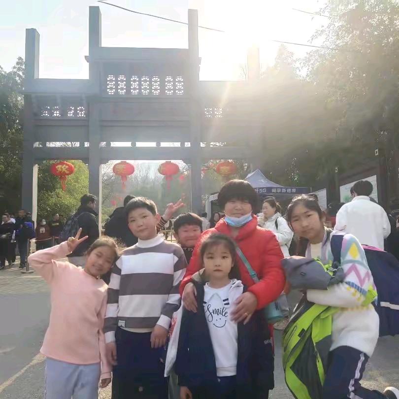 周鑫奶奶
