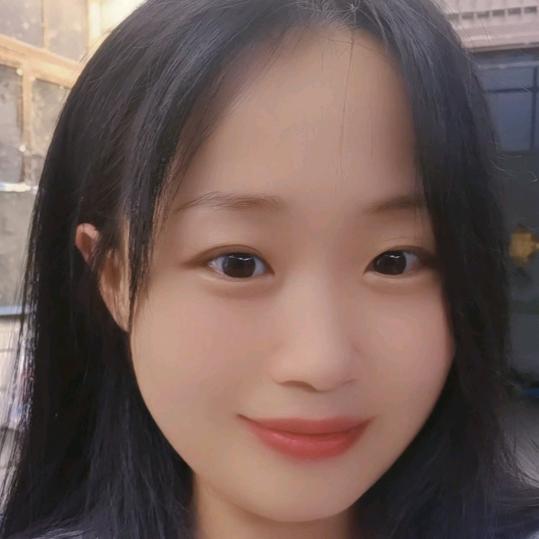 闫小妮爱撸铁（向阳而生）