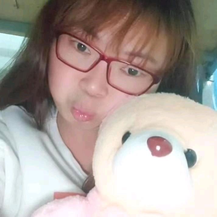披萨妹朱朱