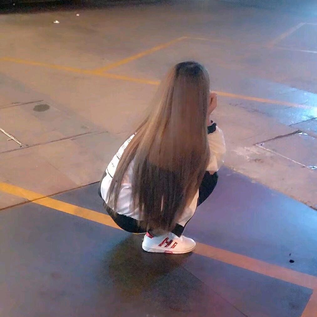 你在偷偷看我👀