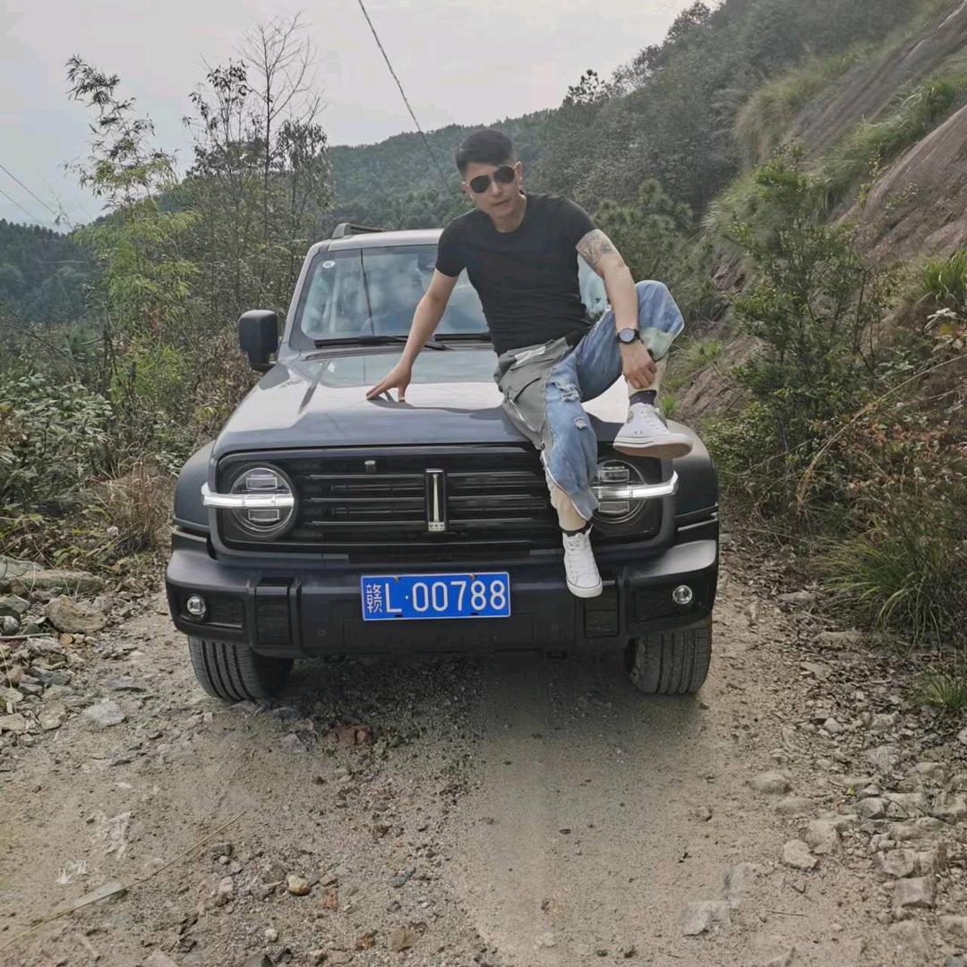 龙依，