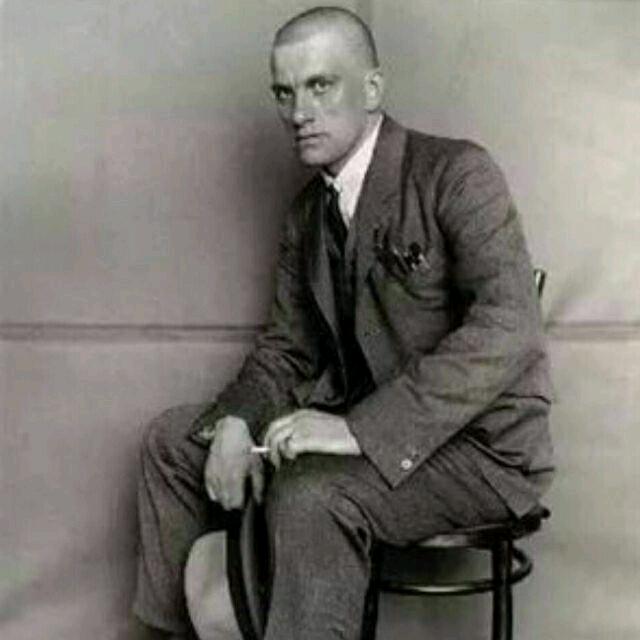 陌生人而已ㅤ      　　╲