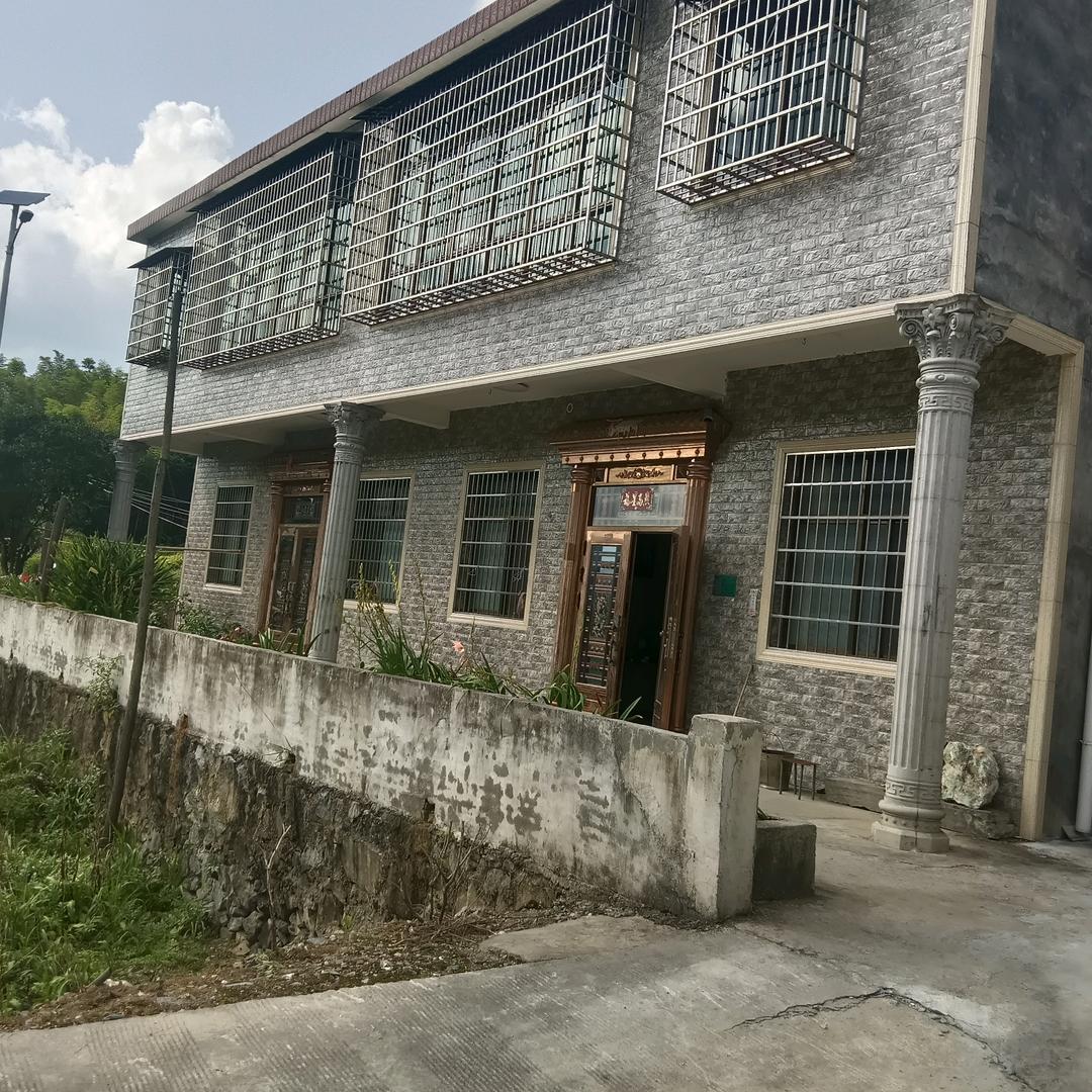 邱业明