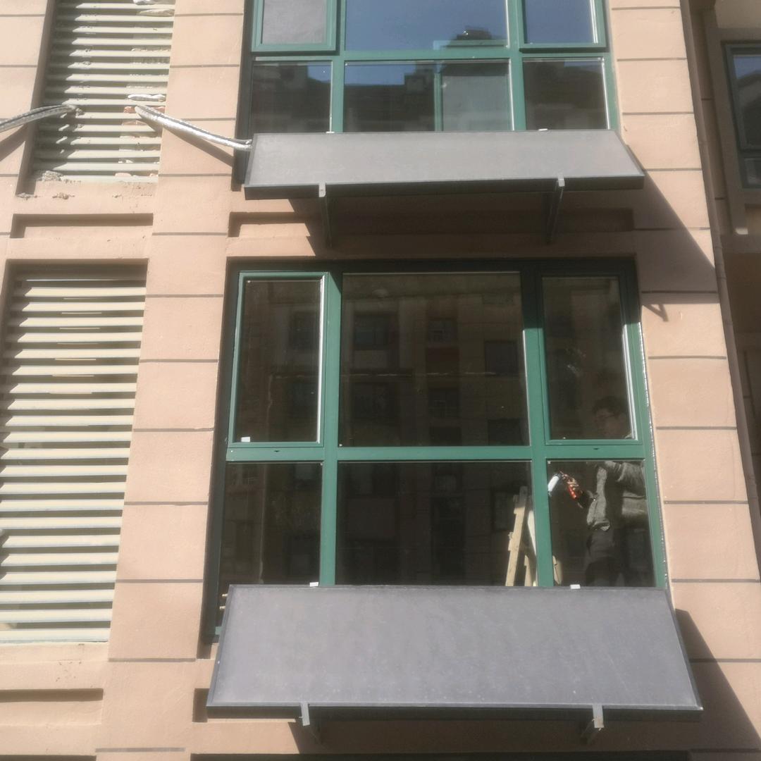 门窗波哥