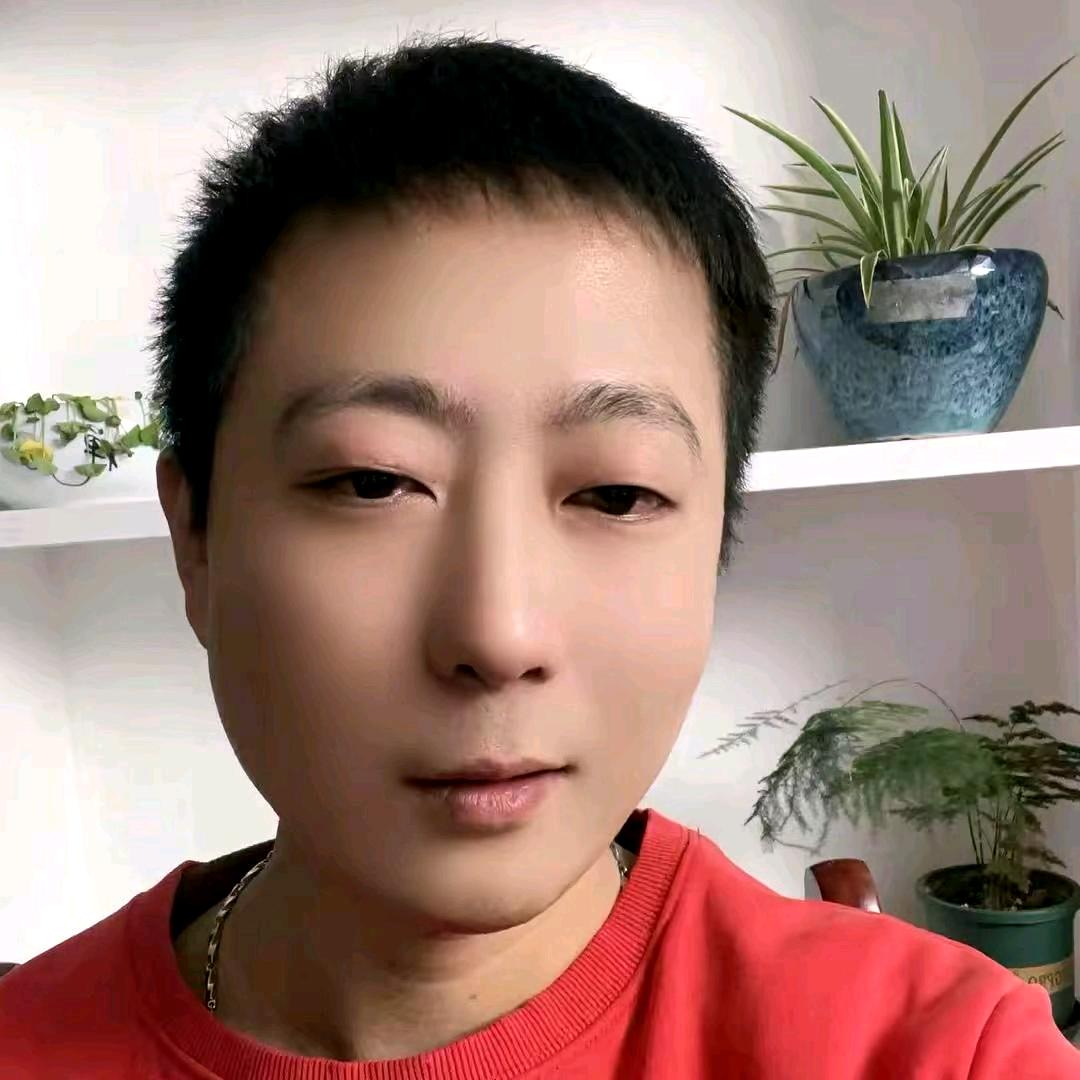 凯锅逮狗腿