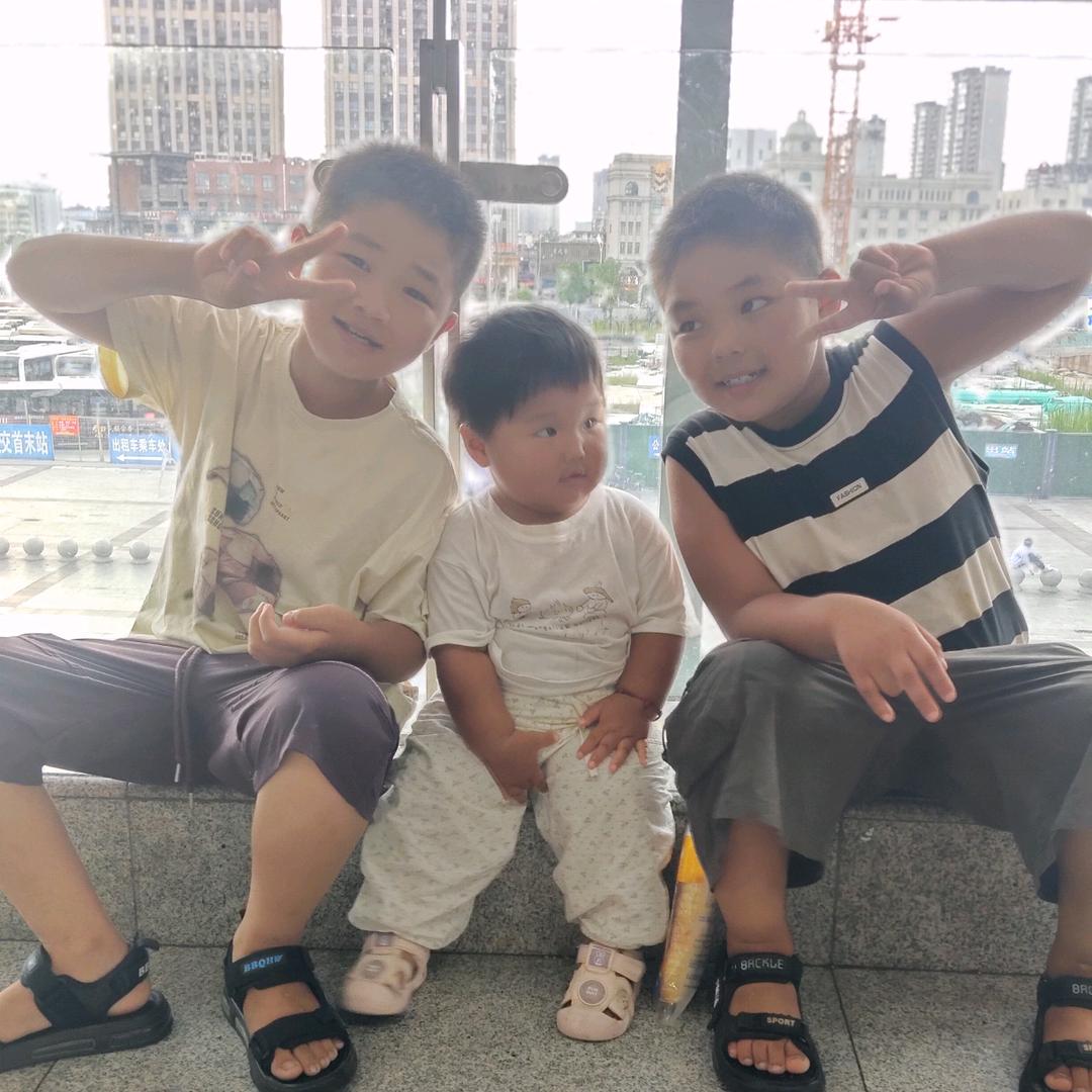 小露妍