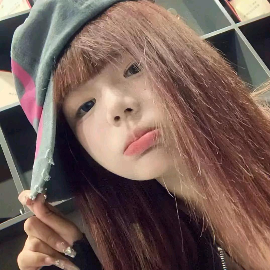 "小妤^-