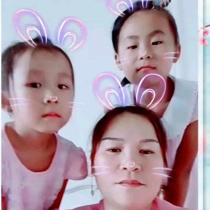 ℋღ᭄笑着🍒退场💞࿐