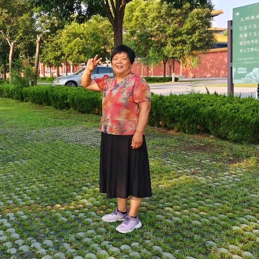 红红广场舞团队（知足常乐玲姐）