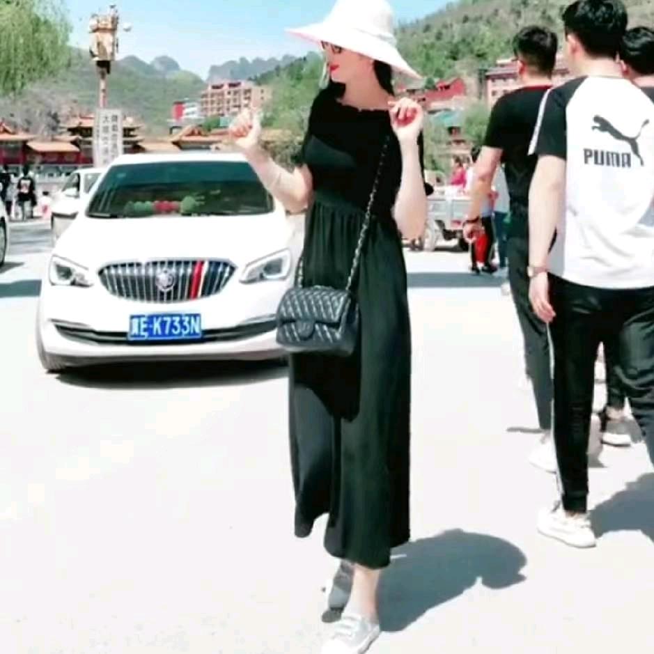 小傲娇👑