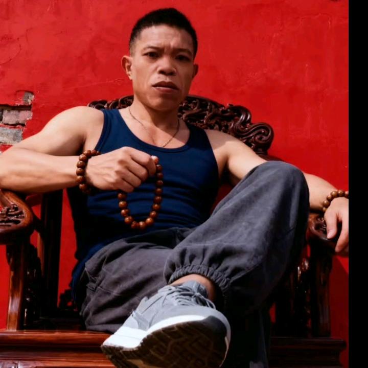 用户3329848249278人生